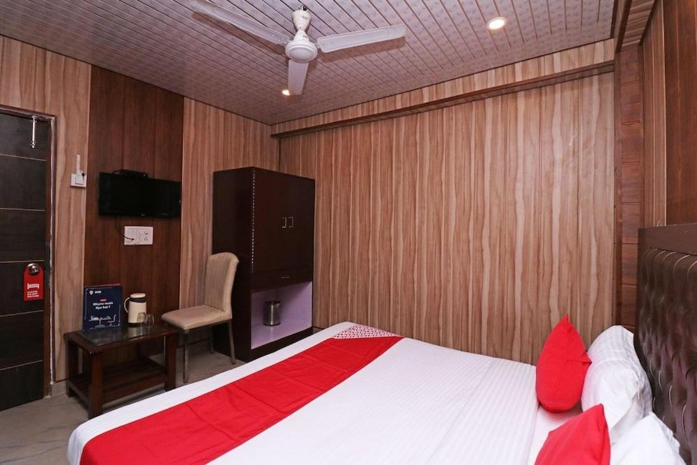 Airport Hotel Runway New Delhi Exteriör bild