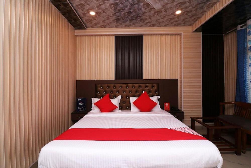 Airport Hotel Runway New Delhi Exteriör bild