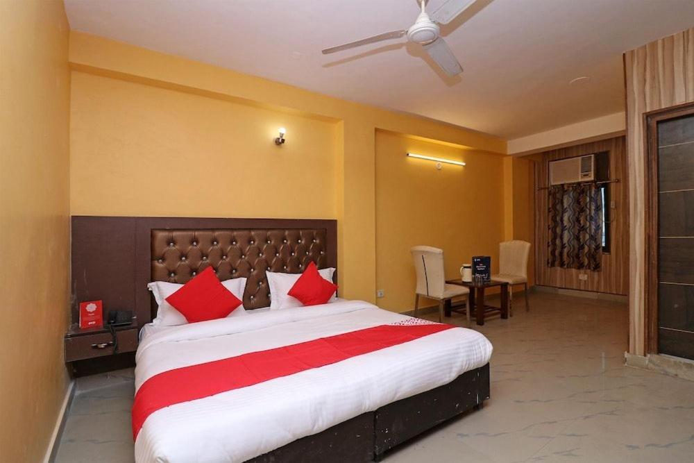 Airport Hotel Runway New Delhi Exteriör bild