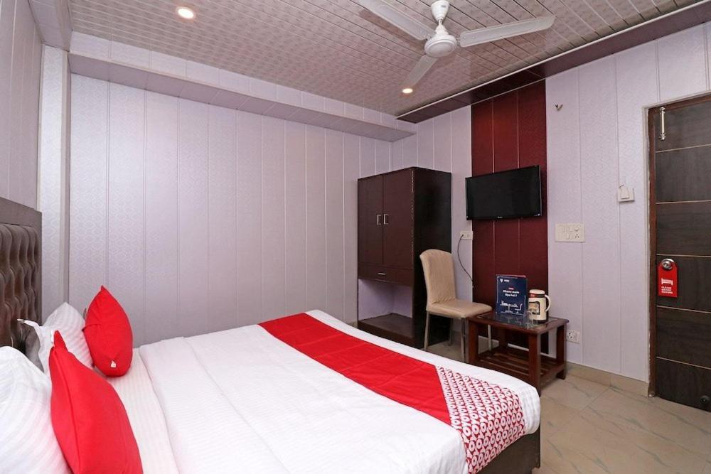 Airport Hotel Runway New Delhi Exteriör bild