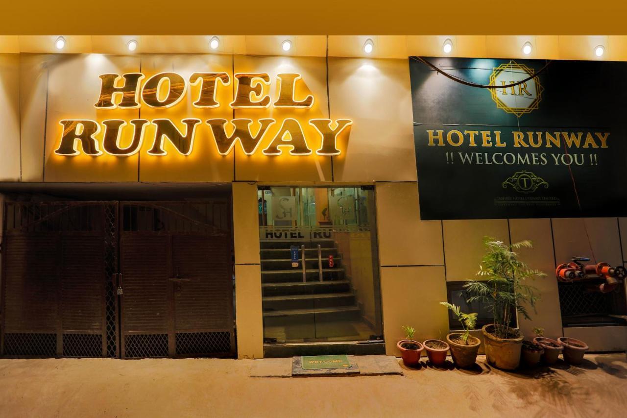 Airport Hotel Runway New Delhi Exteriör bild