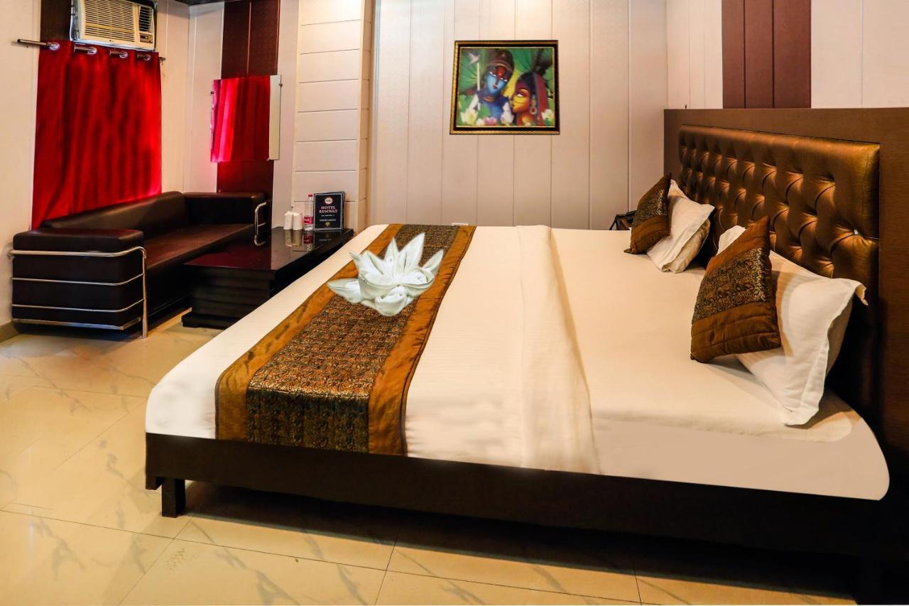 Airport Hotel Runway New Delhi Exteriör bild