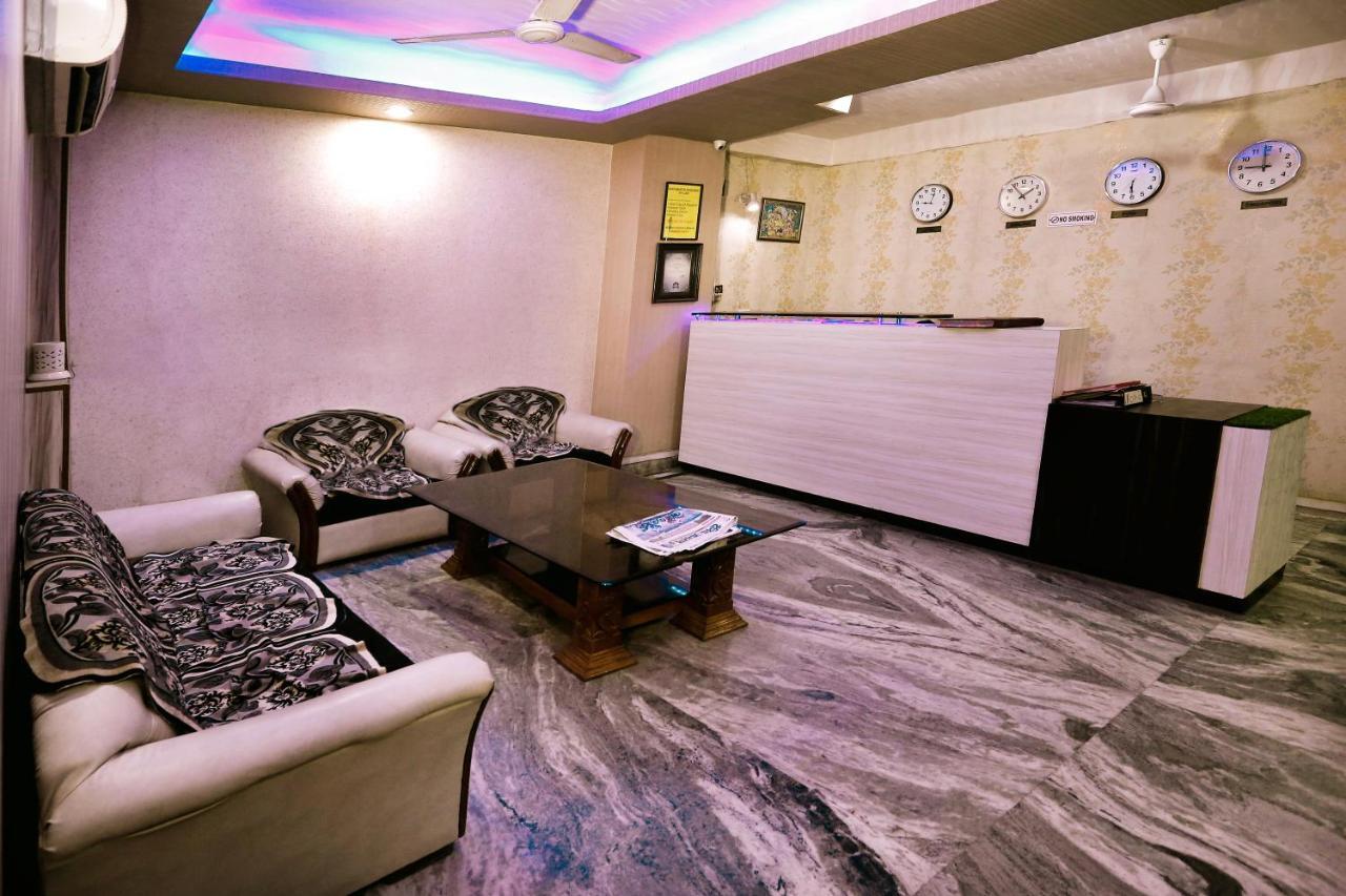 Airport Hotel Runway New Delhi Exteriör bild