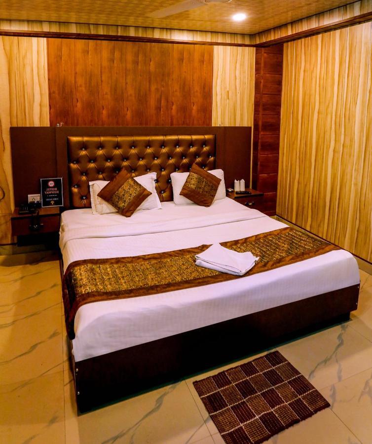 Airport Hotel Runway New Delhi Exteriör bild