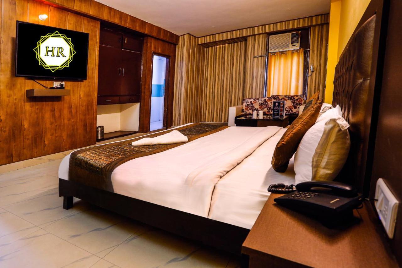 Airport Hotel Runway New Delhi Exteriör bild